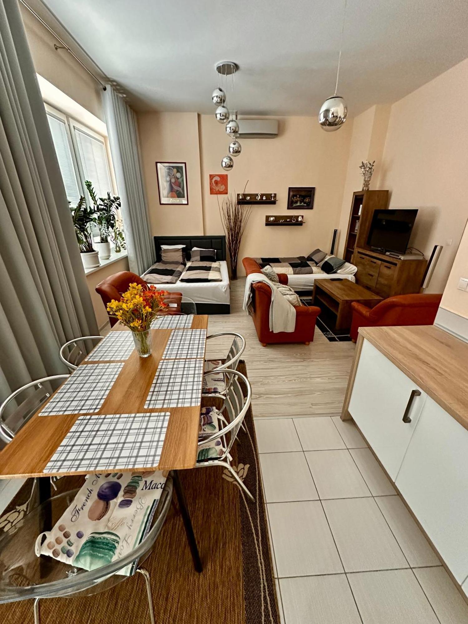 פופראד Princess Main Square Apartment מראה חיצוני תמונה